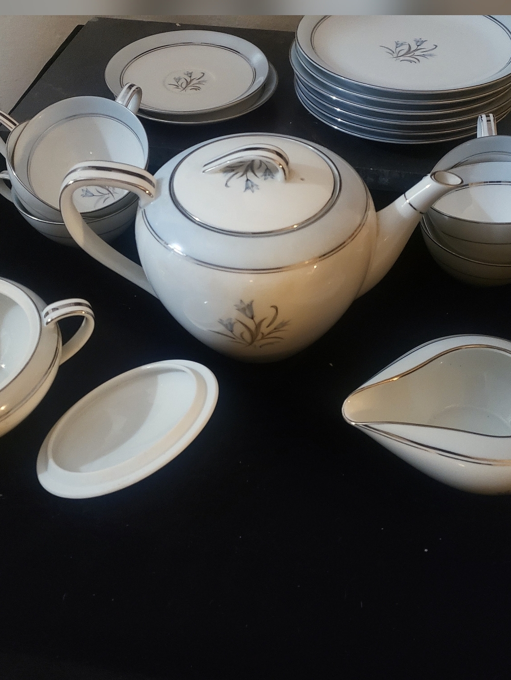 Beautiful Vintage Noritake "Bluebell" Tea Service for 6 (21 Pieces)